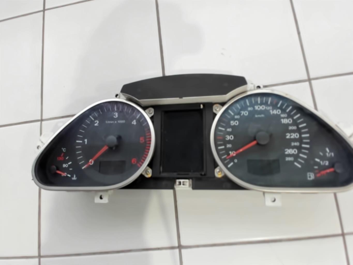 Compteur AUDI A6 3 AVANT PHASE 1 BREAK Diesel - 1
