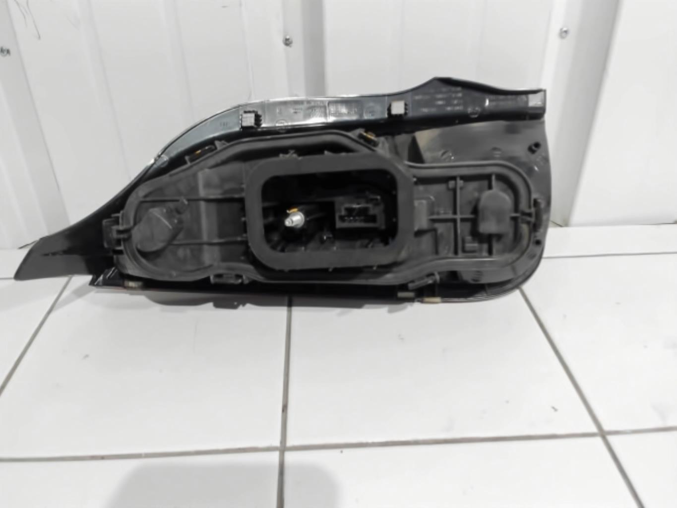 Fanale posteriore principale destro (luci) VOLKSWAGEN UP PHASE 1 Gasolina - 1