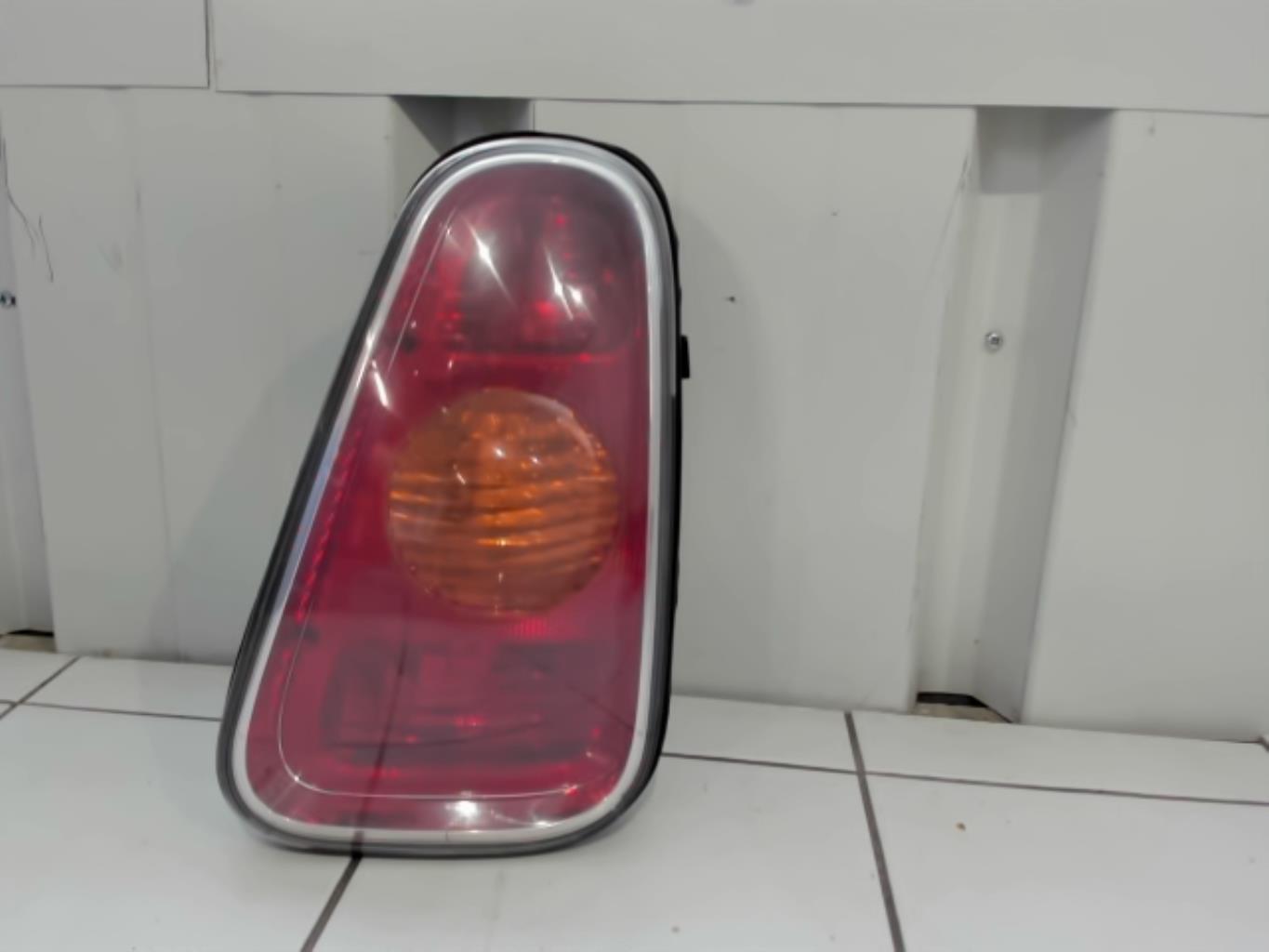 Fanale posteriore principale destro (luci) MINI MINI 1 R50/R53 PHASE 1 Gasolina - 1