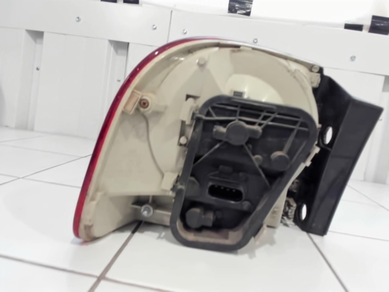 Fanale posteriore principale destro (luci) VOLKSWAGEN TOUAREG 1 PHASE 1 Diésel - 1