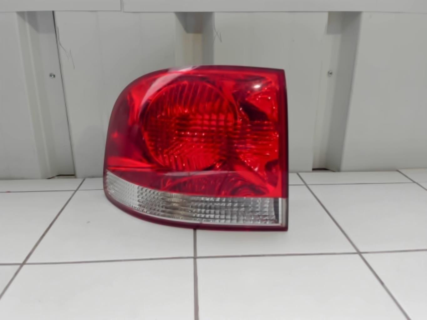 Fanale posteriore principale sinistro (luci) VOLKSWAGEN TOUAREG 1 PHASE 1 Diésel - 1