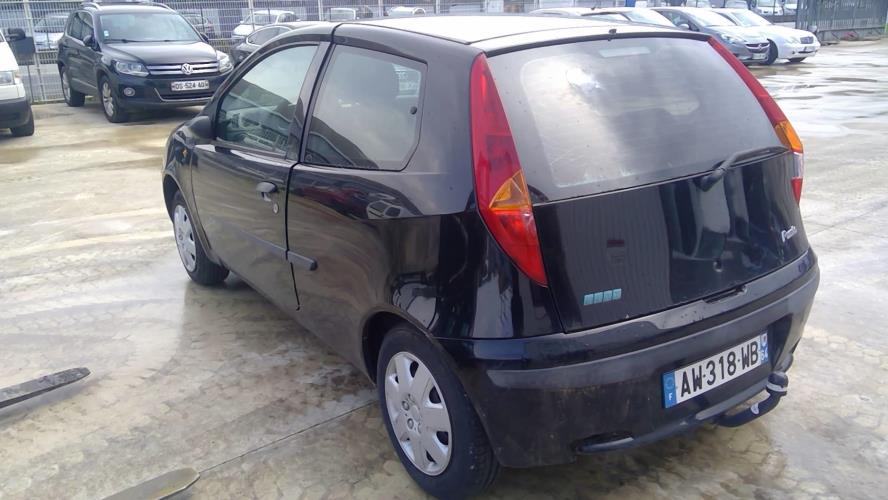 Image Pare choc avant - FIAT PUNTO 2