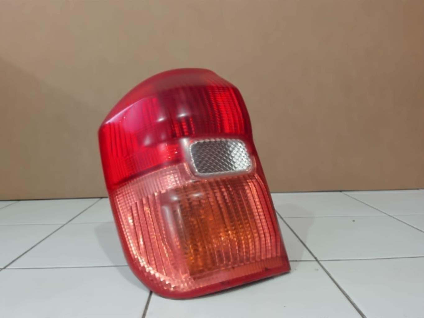 Fanale posteriore principale sinistro (luci) TOYOTA RAV4 2 PHASE 1 Gasolina - 1
