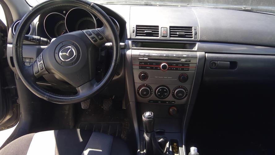 Image Plage arriere - MAZDA 3 1