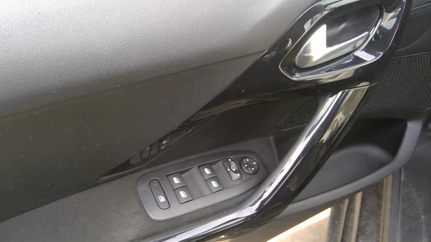 Image Volant - PEUGEOT 208 1