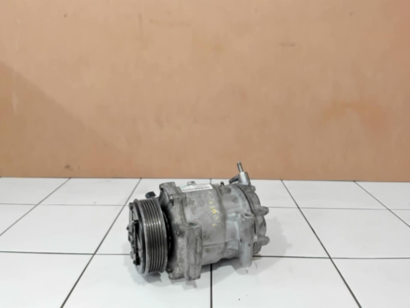 Compresseur clim VOLVO V 50 PHASE 2 BREAK  - 1
