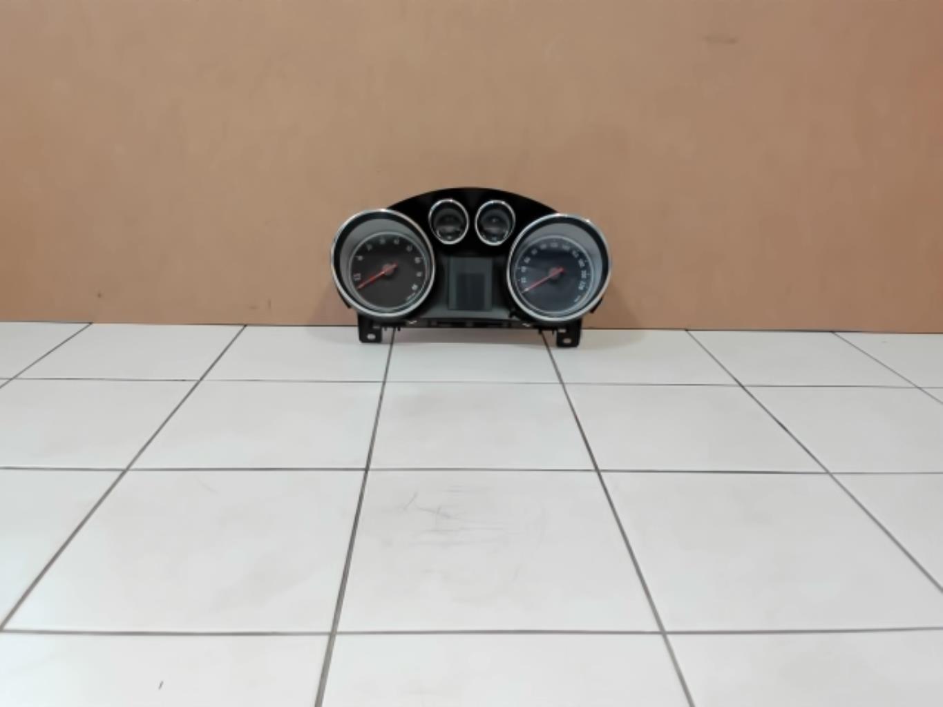 Compteur OPEL MERIVA B PHASE 1 Essence - 1