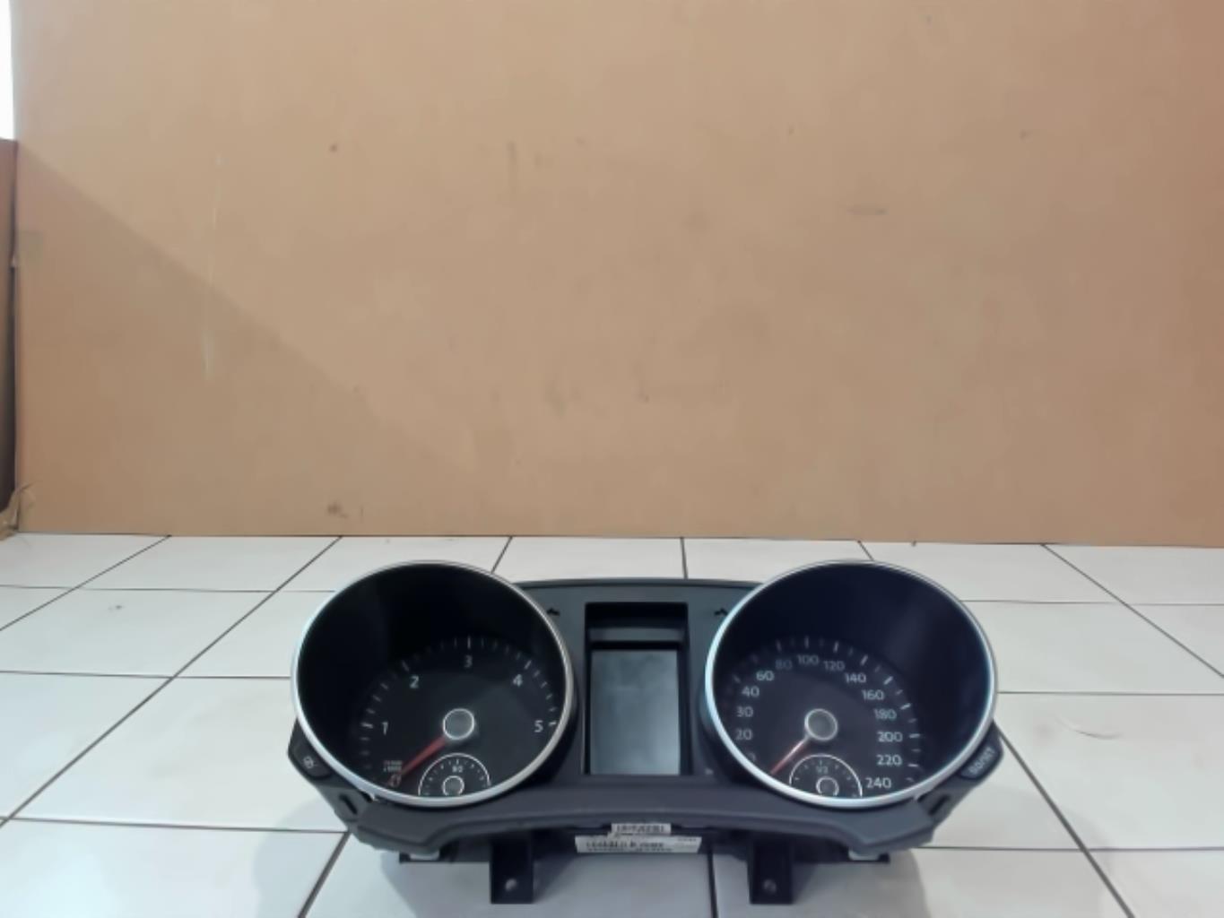 Compteur VOLKSWAGEN GOLF 6 Diesel - 1