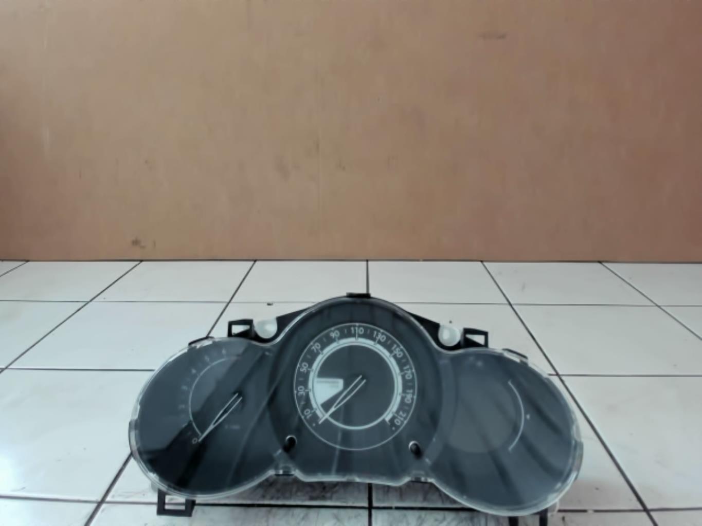 Compteur CITROEN C3 2 PHASE 2 Essence - 1