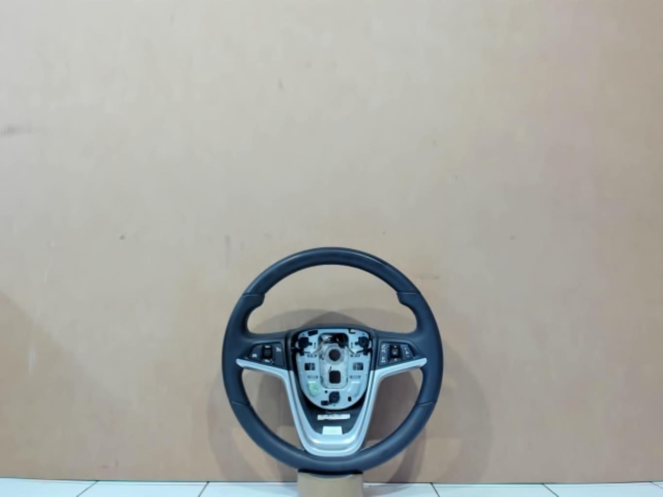 Volant OPEL MERIVA B PHASE 1 Essence - 1