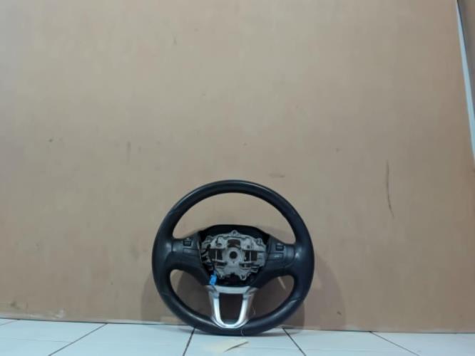 Image Volant - PEUGEOT 208 1