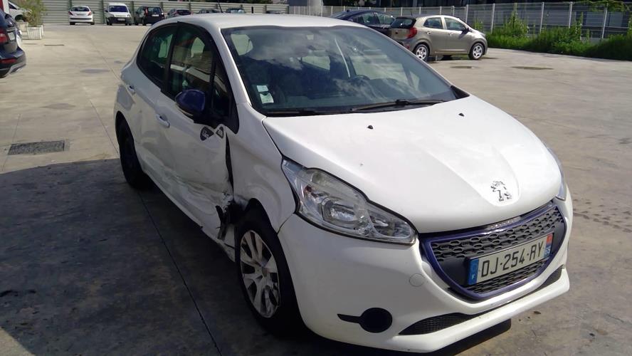 Image Feu arriere principal droit (feux) - PEUGEOT 208 1
