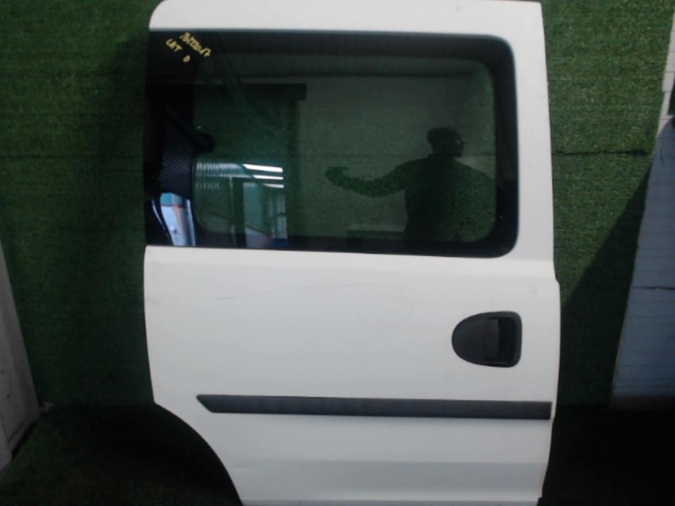 Porte laterale droit OPEL COMBO C PHASE 2 Diesel - 1