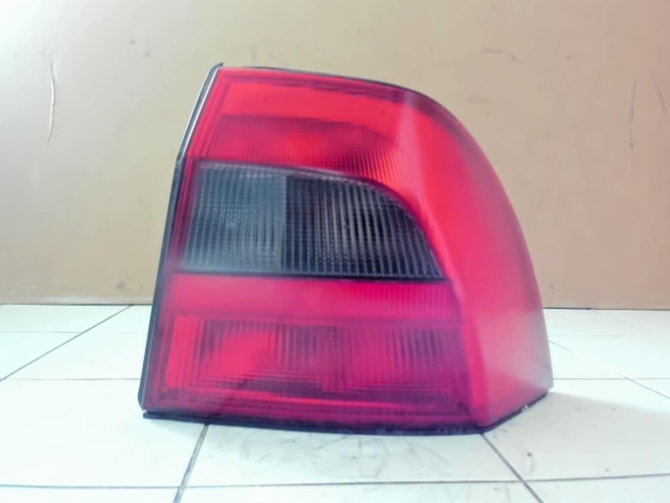 Fanale posteriore principale destro (luci) OPEL VECTRA B PHASE 2 Diésel - 1