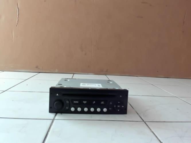 Image Autoradio d'origine - PEUGEOT 5008 1