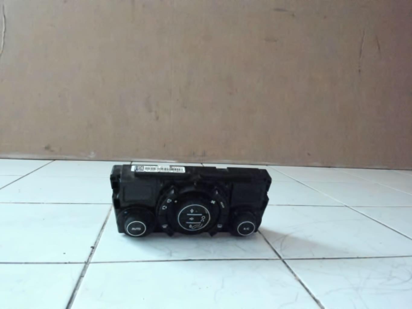 Commande chauffage PEUGEOT 5008 1 PHASE 1 Diesel - 1