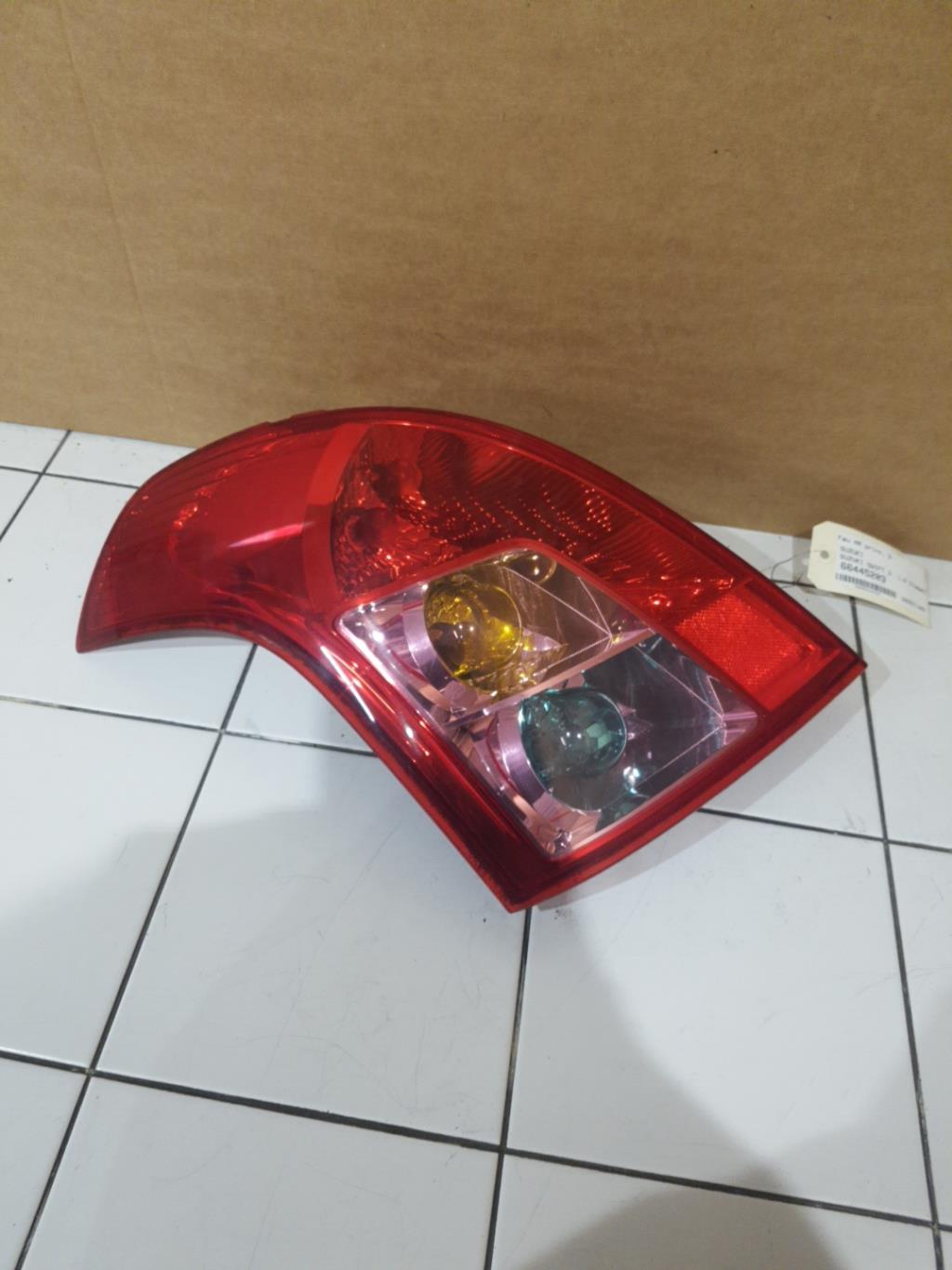 Fanale posteriore principale sinistro (luci) SUZUKI SWIFT 3 Diésel - 1