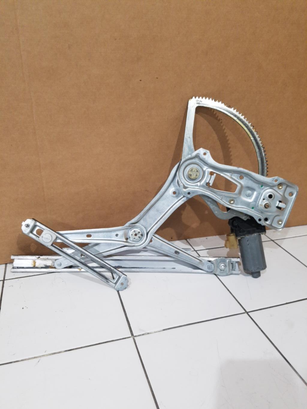 Alzacristalli elettrico anteriore sinistro MERCEDES CLASSE M 163 PHASE 1 Diésel - 1