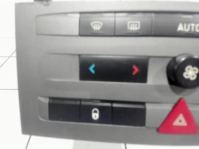 Commande chauffage PEUGEOT 407 PHASE 1 Diesel - 1