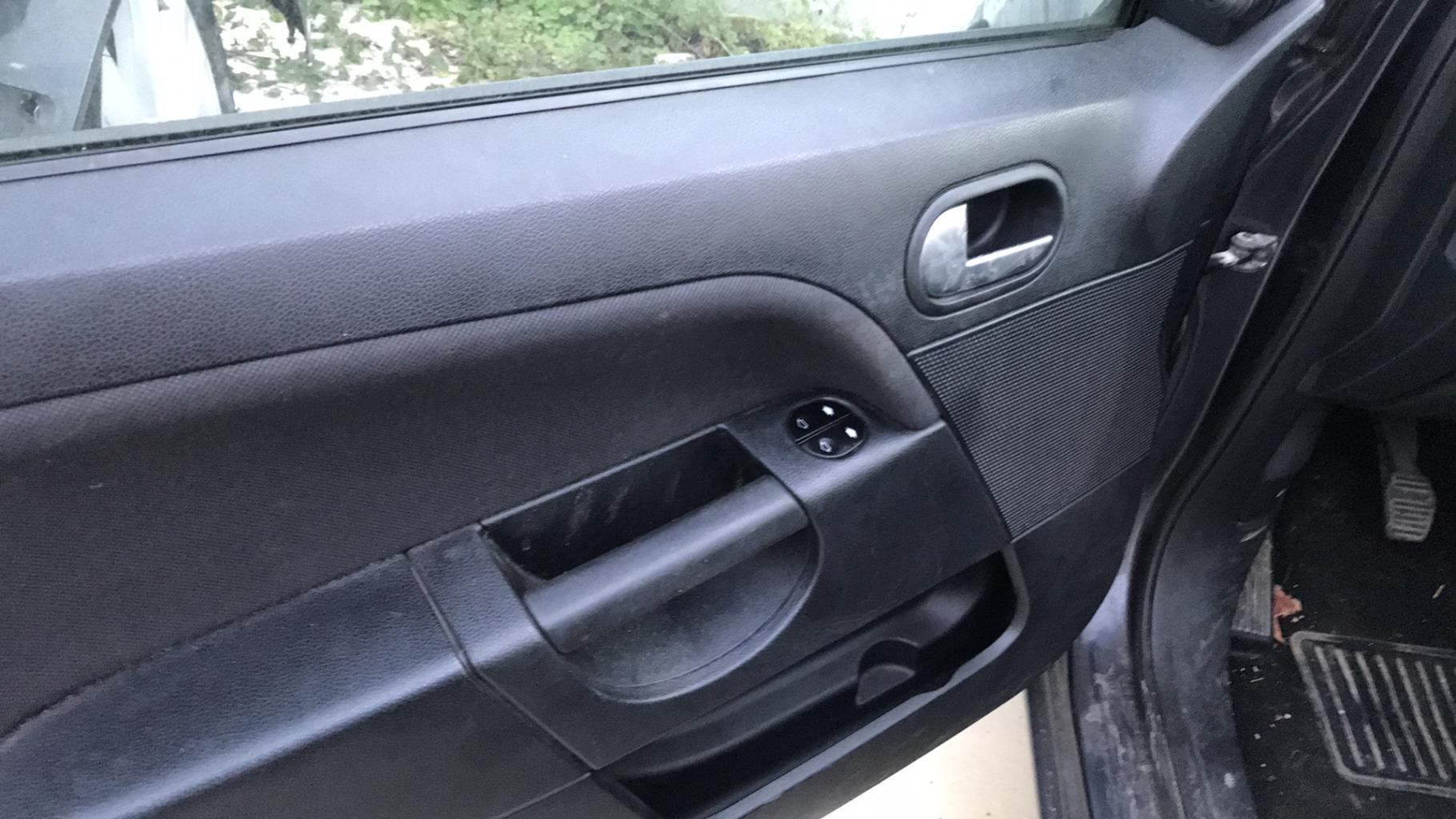 Image FORD FIESTA 5