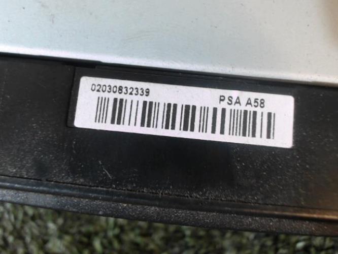 Image Autoradio d'origine - PEUGEOT 5008 1