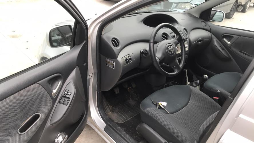 Image Capot - TOYOTA YARIS 1