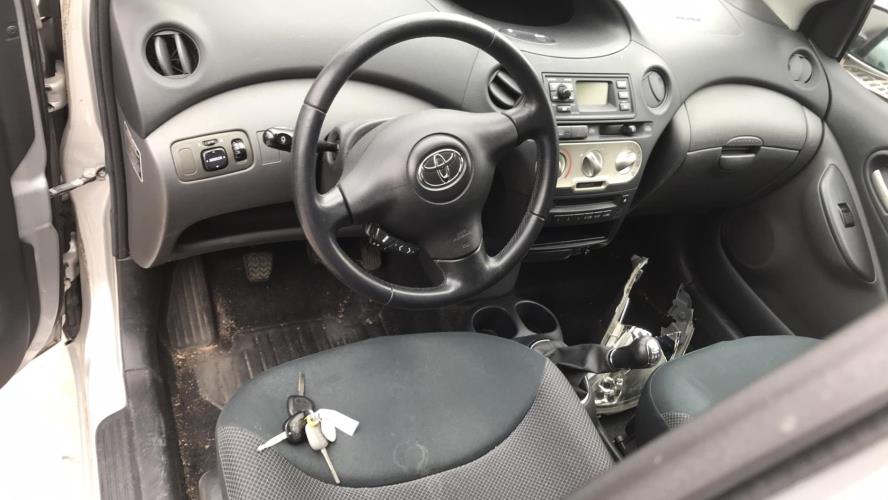 Image Capot - TOYOTA YARIS 1