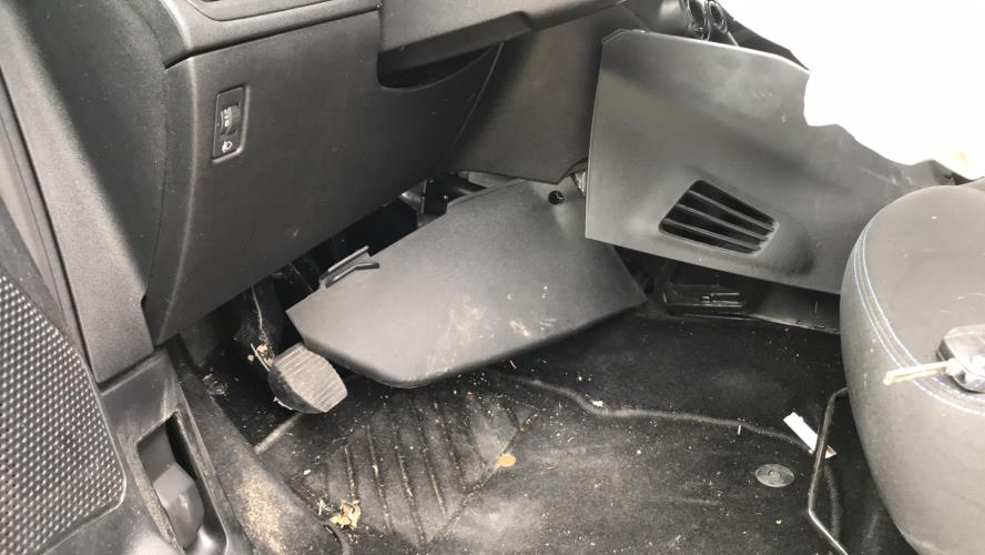 Image Malle/Hayon arriere - PEUGEOT 208 1