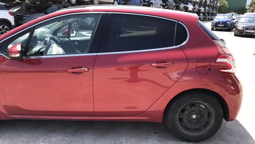 Image Feu arriere principal droit (feux) - PEUGEOT 208 1