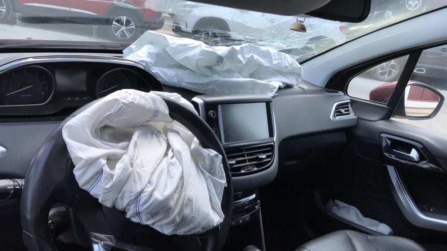 Image Feu arriere principal droit (feux) - PEUGEOT 208 1