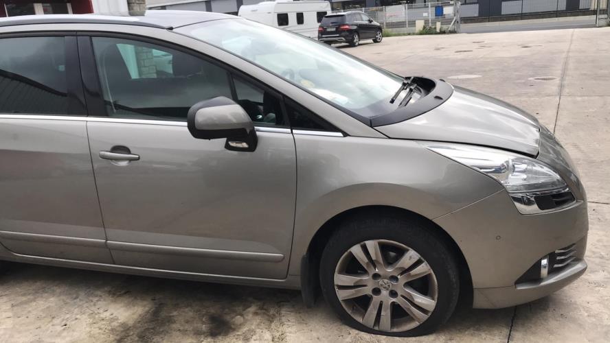 Image Siege central droit - PEUGEOT 5008 1