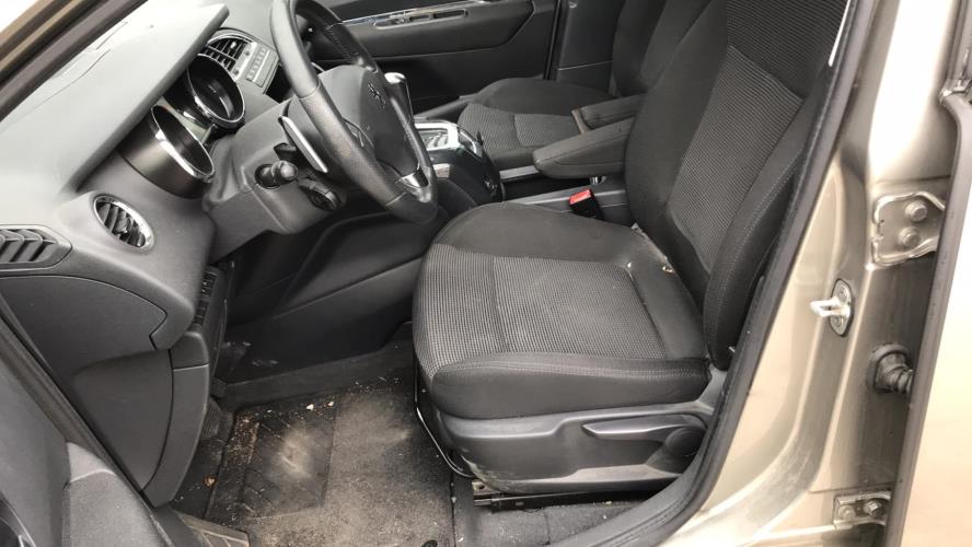 Image Siege central arriere - PEUGEOT 5008 1
