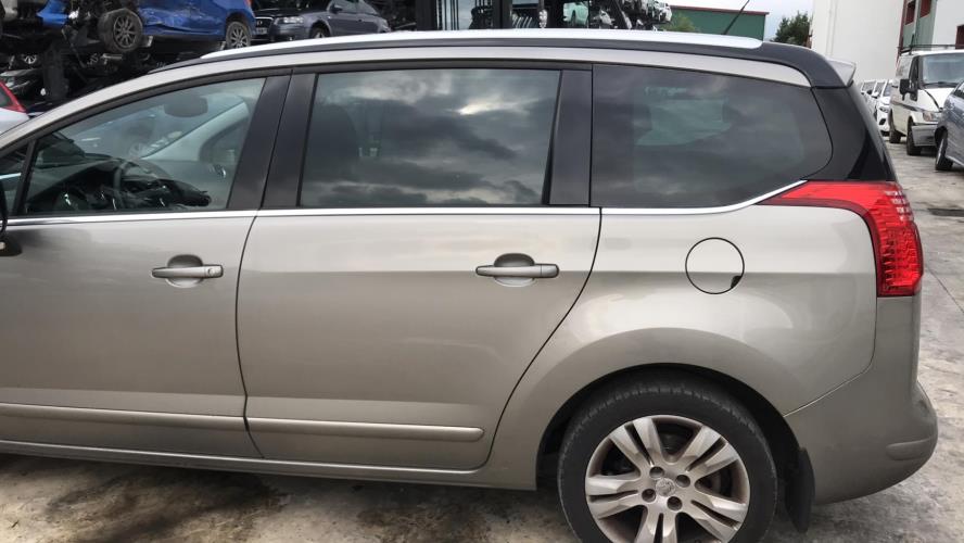 Image Siege central droit - PEUGEOT 5008 1
