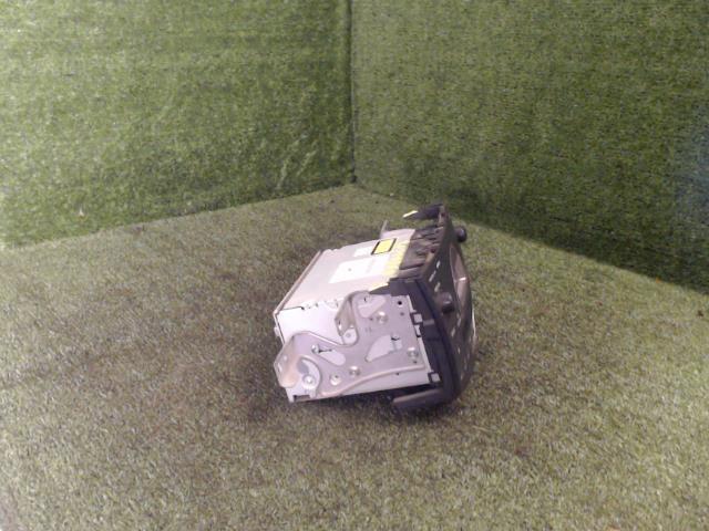 Autoradio originale TOYOTA RAV4 3 PHASE 1 Diésel - 1