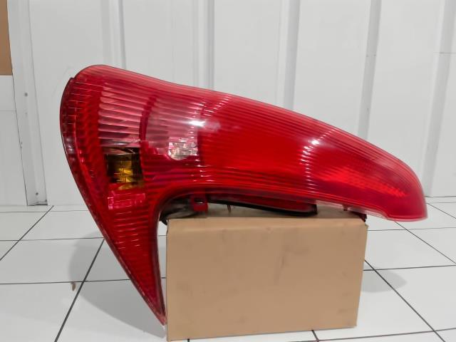 Fanale posteriore principale destro (luci) PEUGEOT 206 PHASE 2 BREAK Gasolina - 1