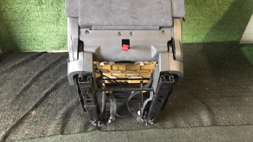 Image Siege central arriere - PEUGEOT 5008 1