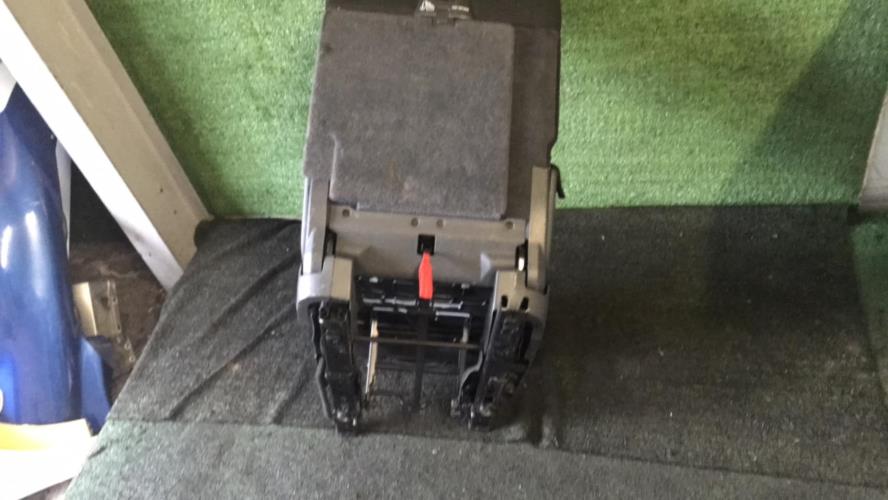 Image Siege central droit - PEUGEOT 5008 1