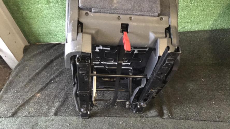 Image Siege central droit - PEUGEOT 5008 1