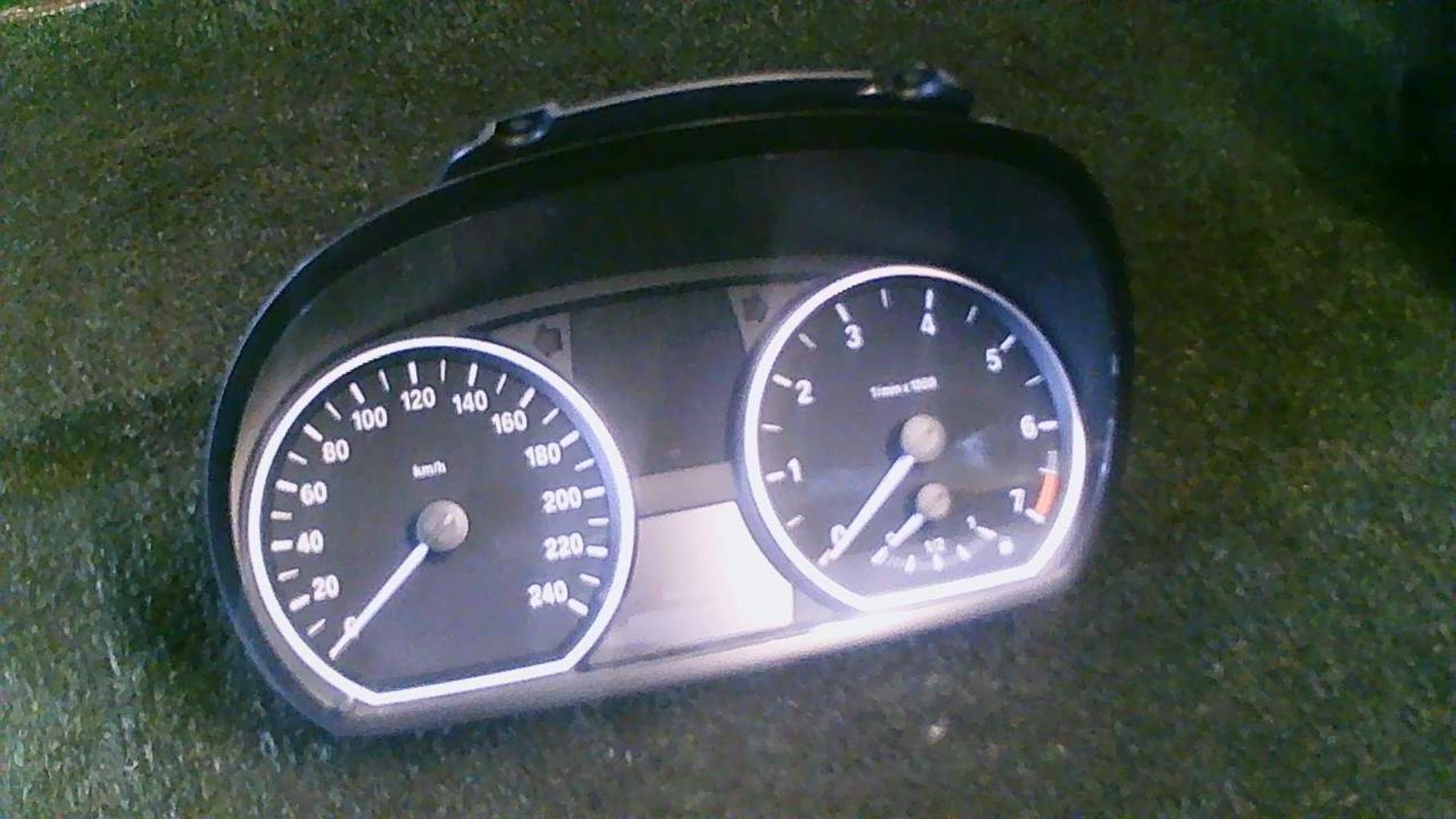 Compteur BMW SERIE 1 E81 Essence - 1