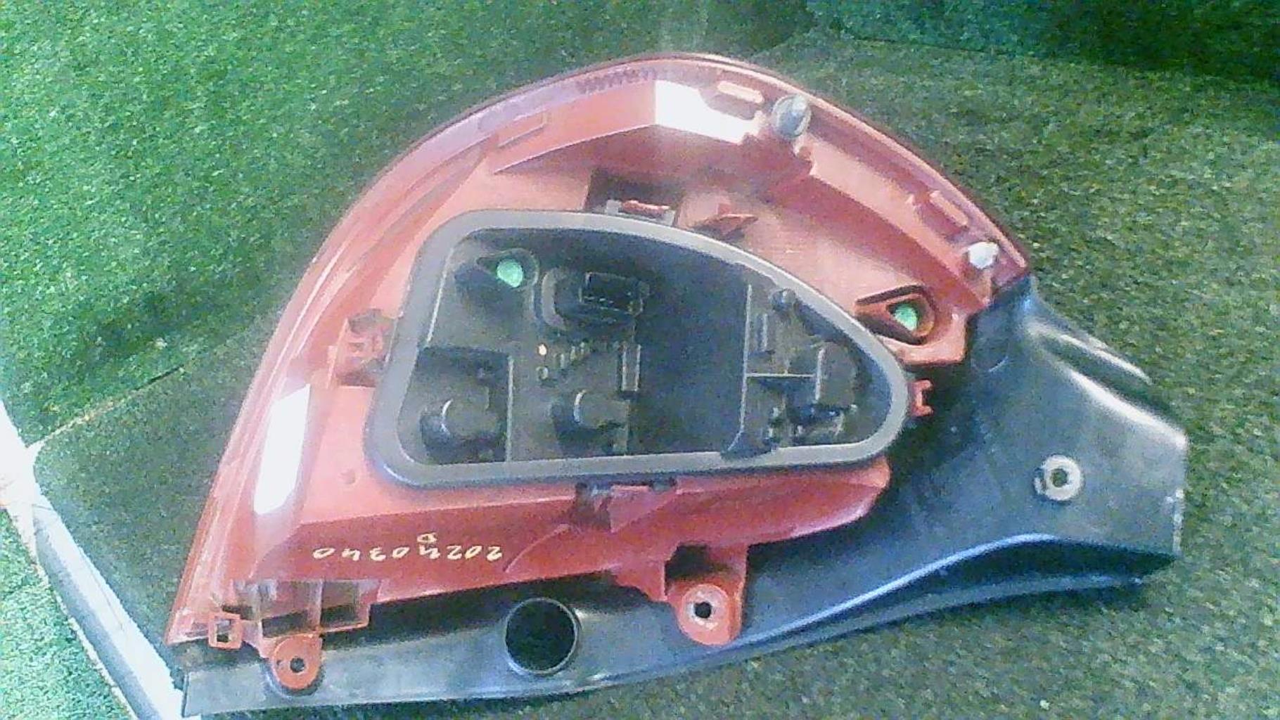 Fanale posteriore principale destro (luci) RENAULT CLIO 3 PHASE 2 Gasolina - 1