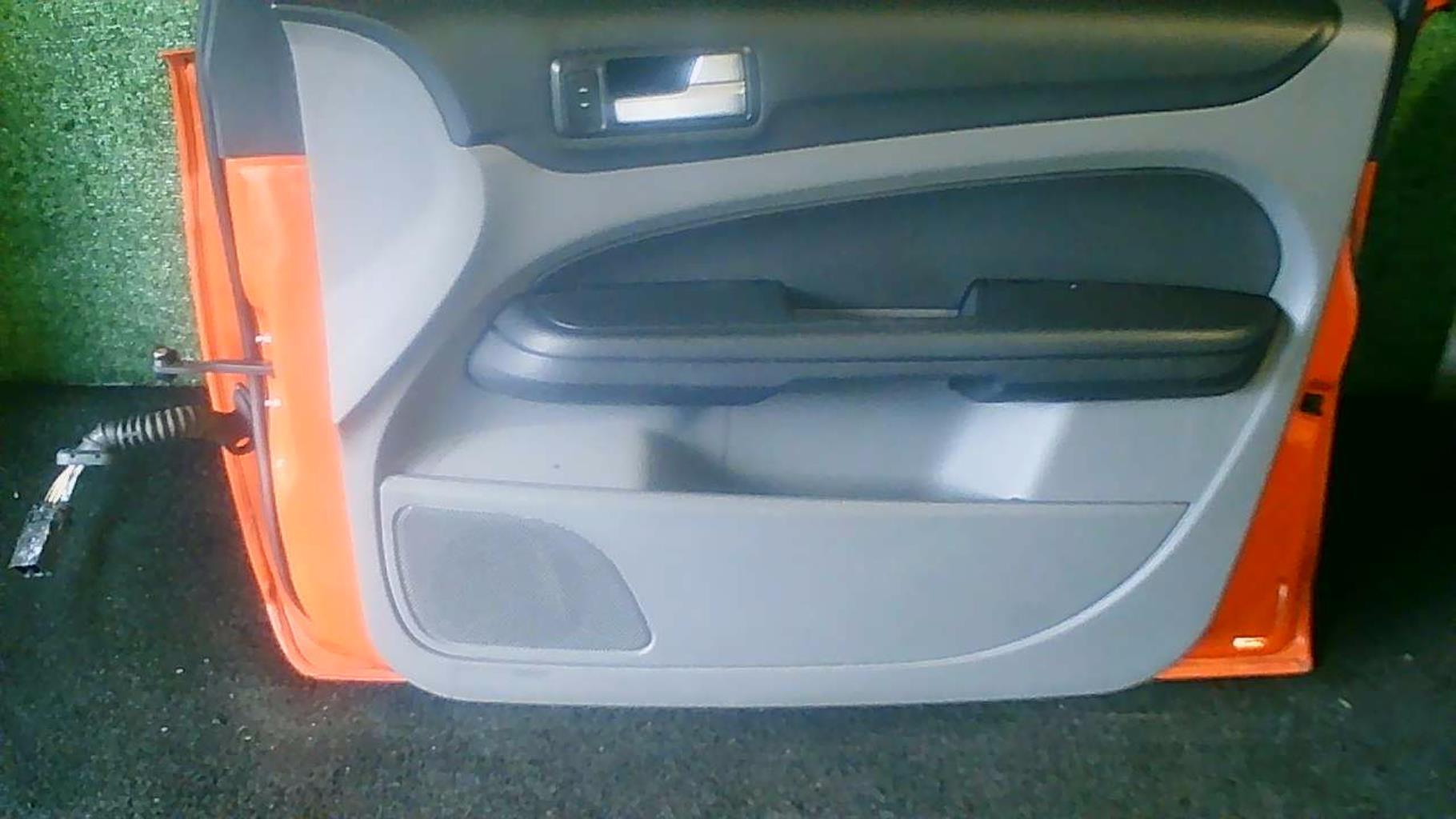 Puerta delantera derecha FORD FOCUS 2 PHASE 2 Diésel - 1
