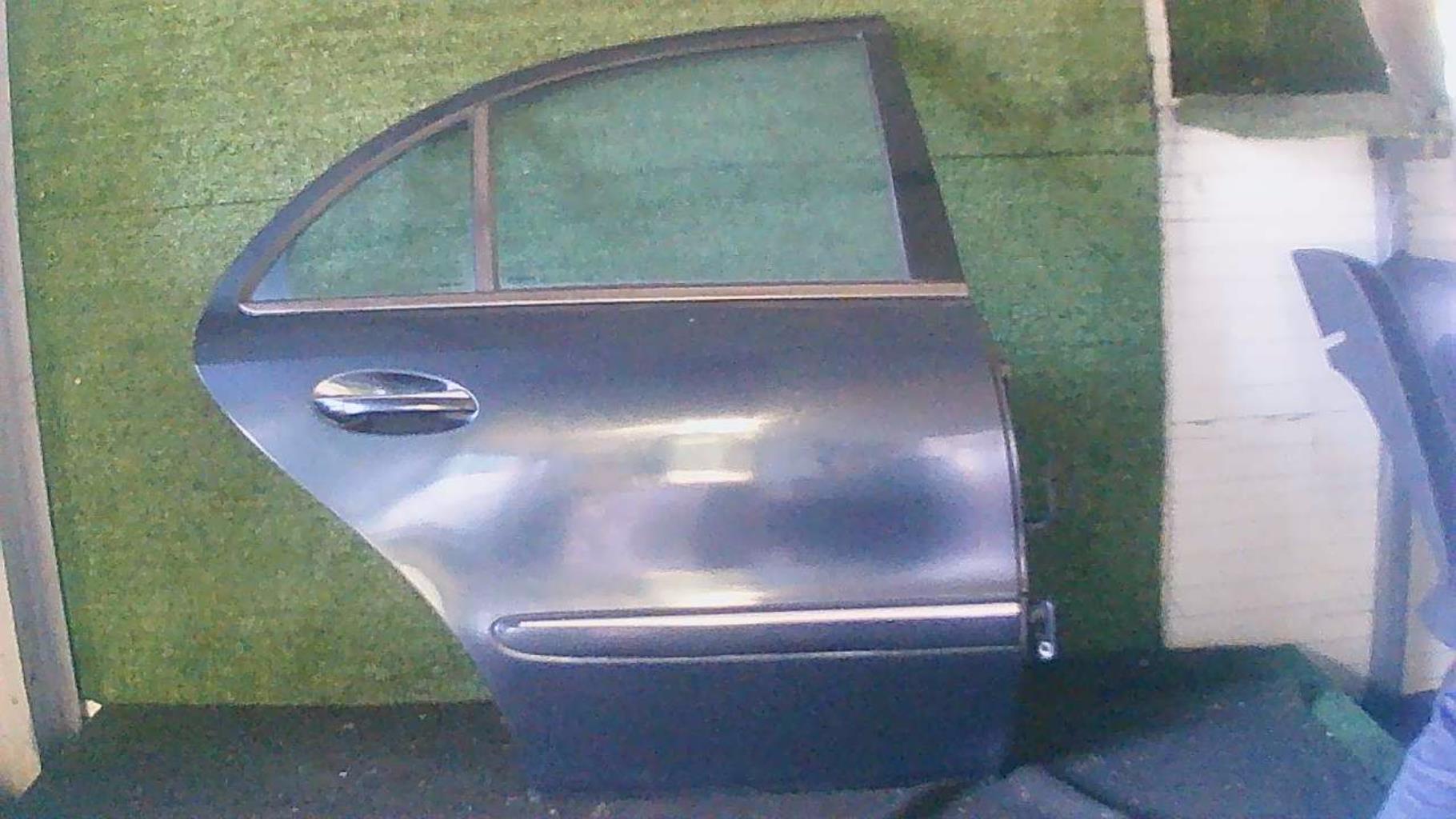 Puerta trasera derecha MERCEDES CLASSE E 211 PHASE 1 Diésel - 1