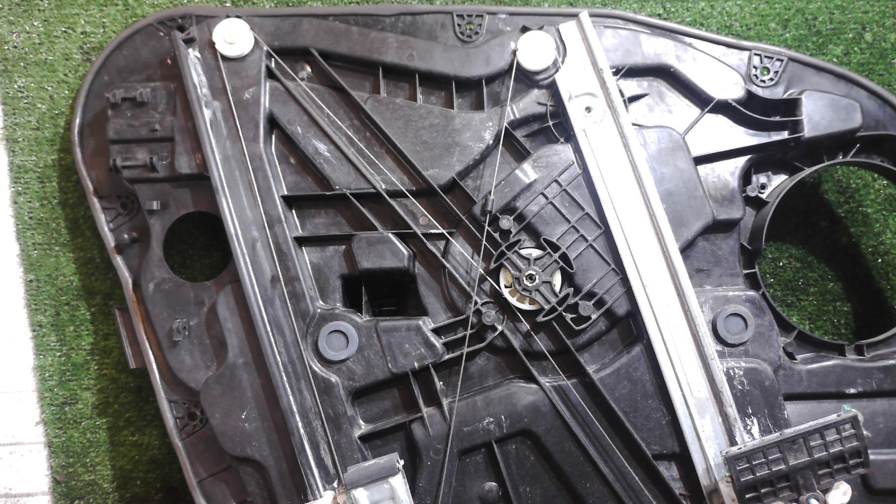 Alzacristalli elettrico anteriore destro HYUNDAI I 40 PHASE 1 Diésel - 1