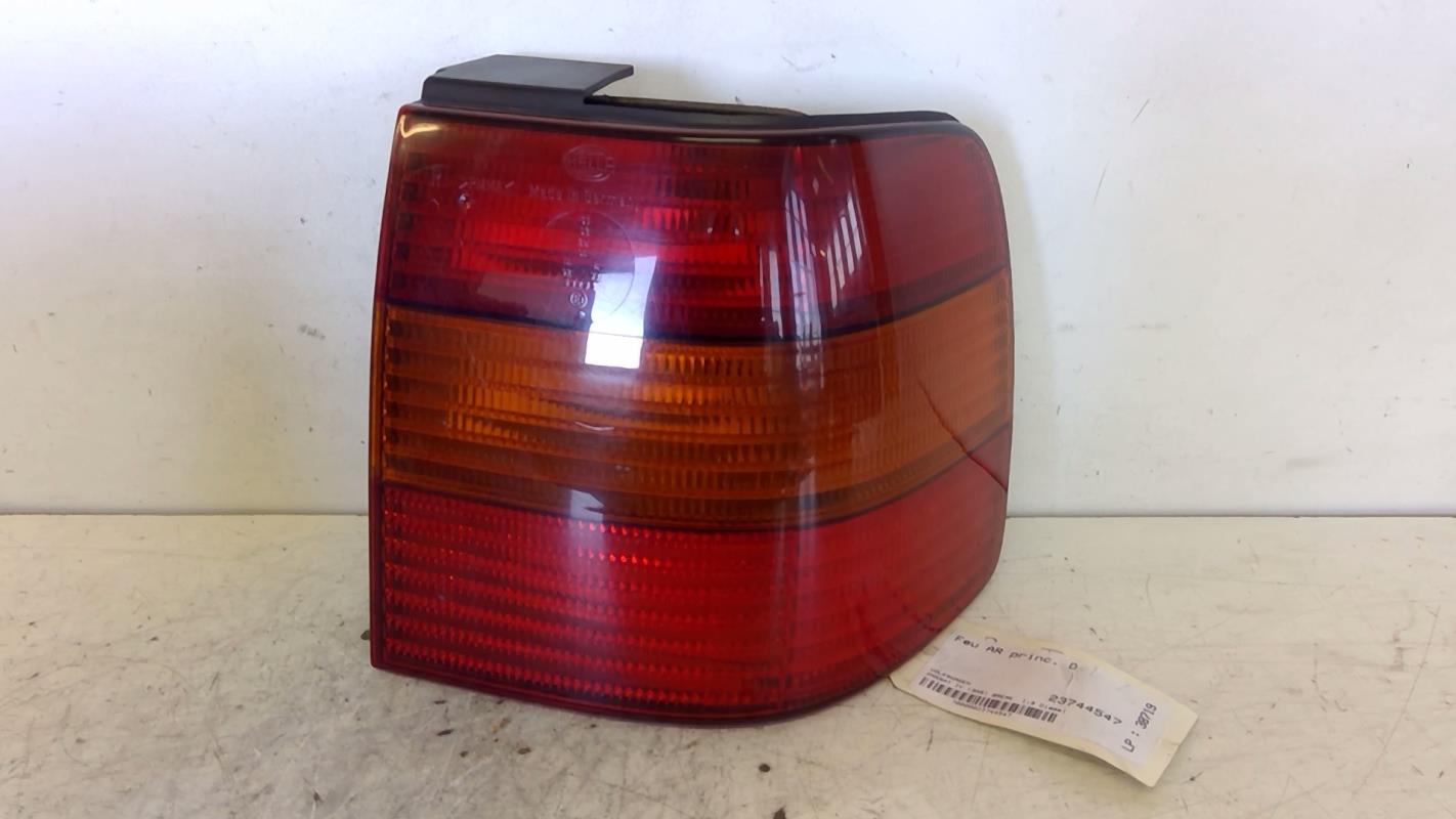 Fanale posteriore principale destro (luci) VOLKSWAGEN PASSAT 4 PHASE 1 BREAK Diésel - 1