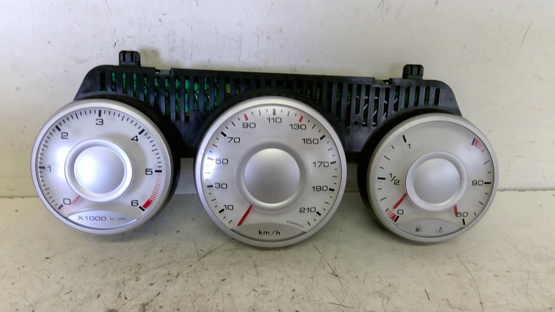 Compteur CITROEN C8 Diesel - 1