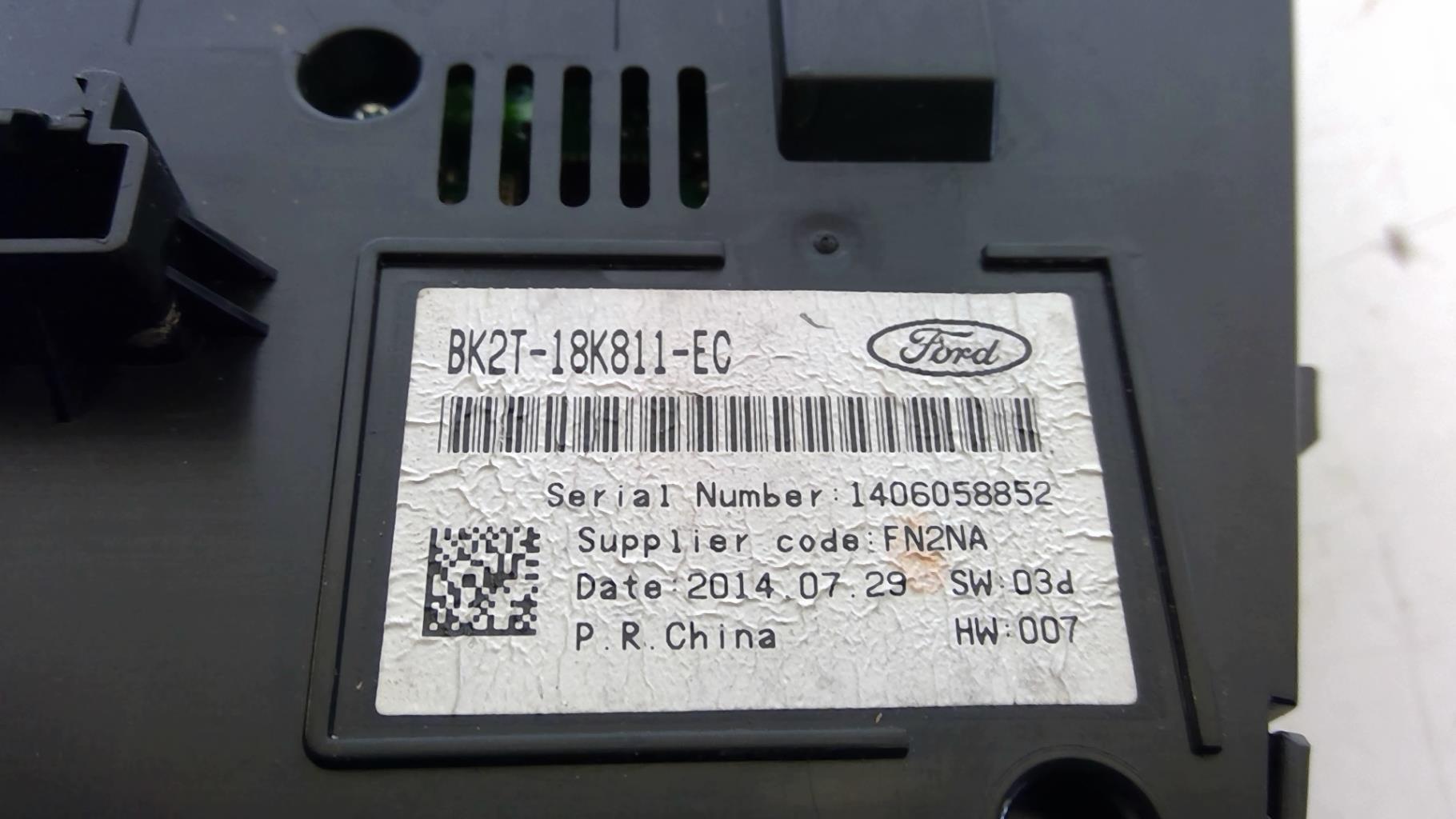Facade autoradio FORD TRANSIT CONNECT 2 PHASE 1 Diesel - 1