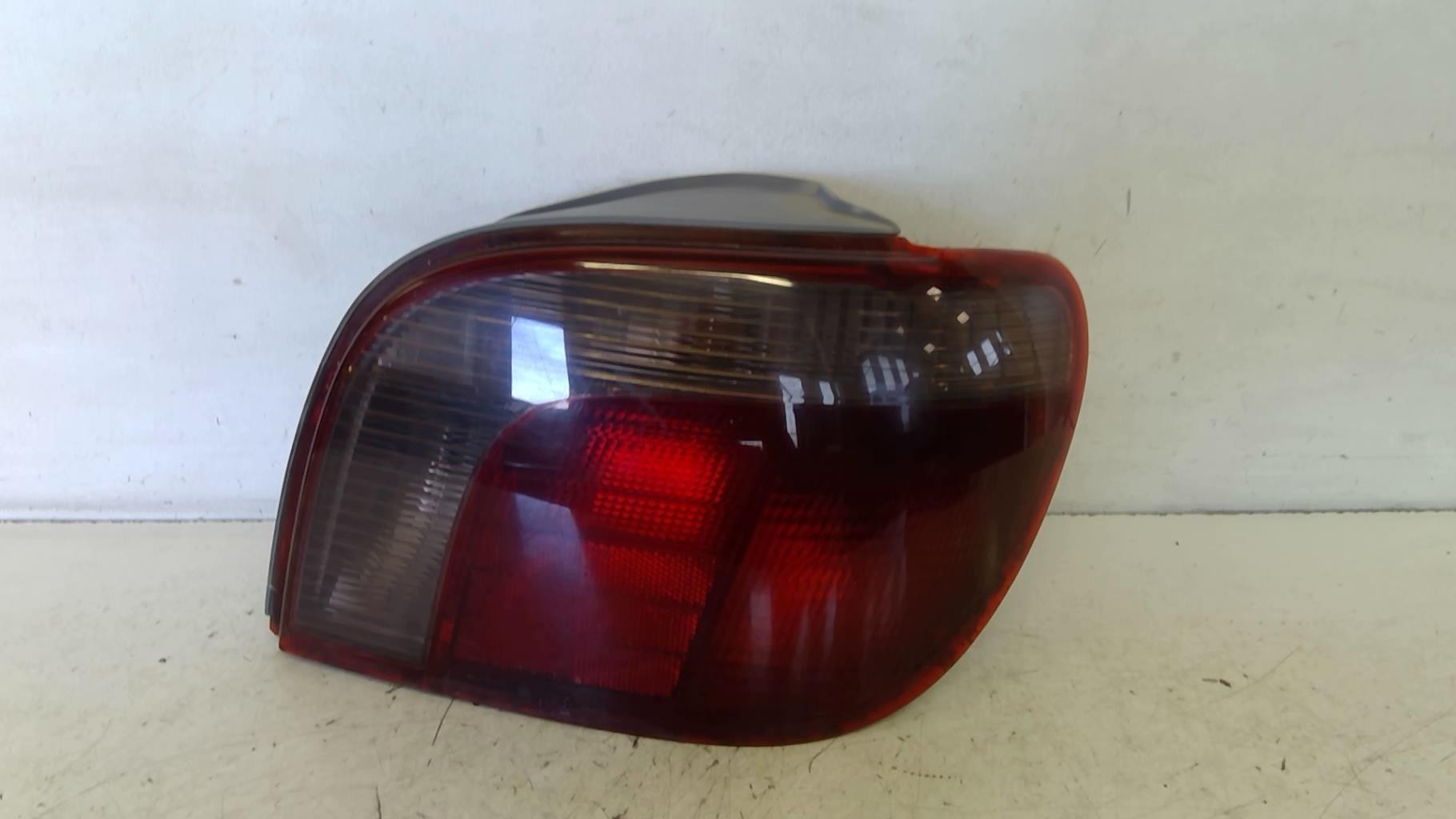 Fanale posteriore principale destro (luci) TOYOTA YARIS 1 PHASE 1 Diésel - 1
