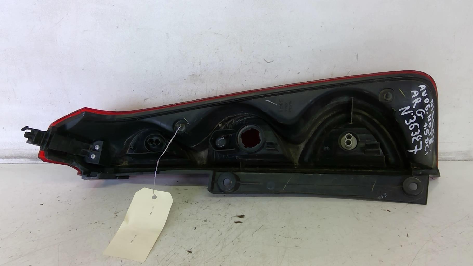 Fanale posteriore principale sinistro (luci) NISSAN NOTE 1 PHASE 1 Diésel - 1