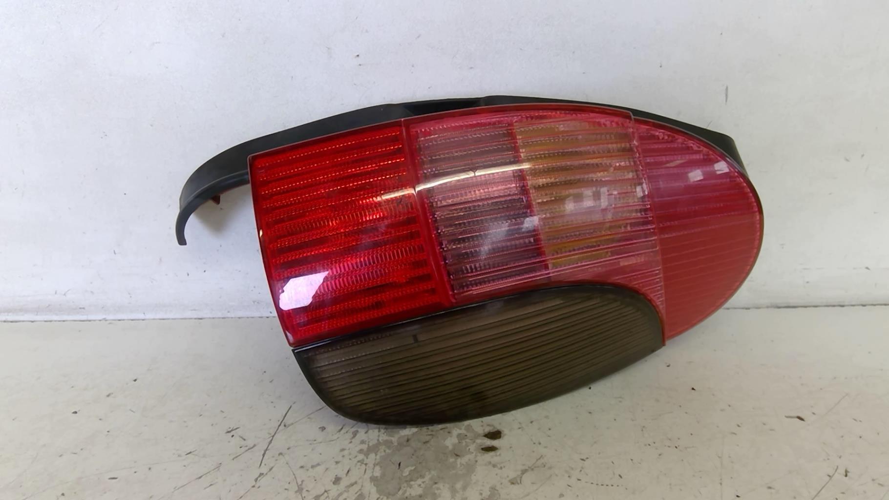 Fanale posteriore principale destro (luci) PEUGEOT 306 BREAK Diésel - 1