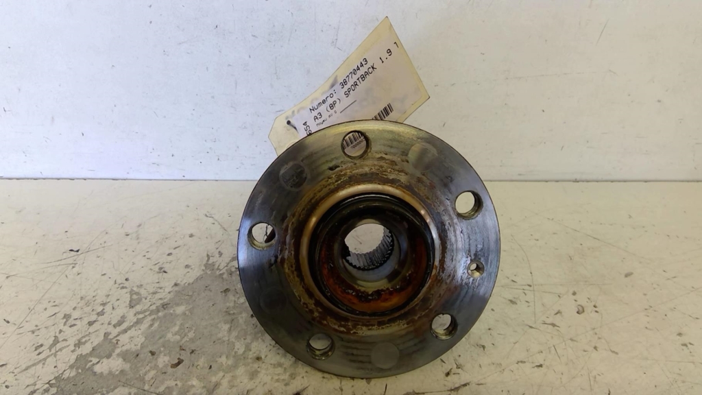 Moyeu avant gauche AUDI A3 2 PHASE 1 Diesel - 1